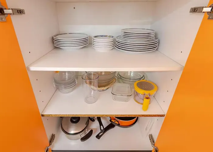 Paradise Court Ocean View 아데제